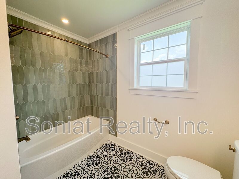 Beautiful 2 Bedroom in Jefferson Heights property image