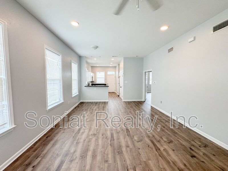 Spacious 3 Bedroom 2 Bath Home (Section 8 Welcome) property image