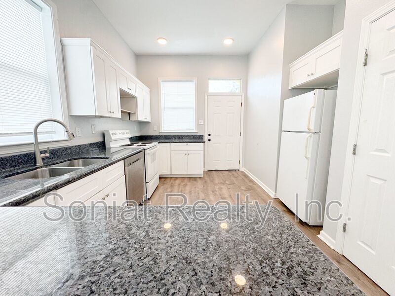 Spacious 3 Bedroom 2 Bath Home (Section 8 Welcome) property image