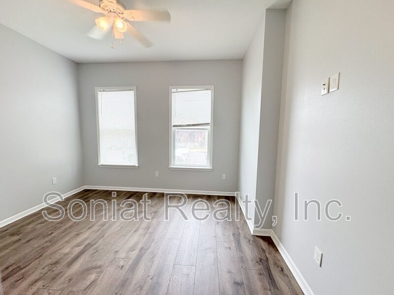 Spacious 3 Bedroom 2 Bath Home (Section 8 Welcome) property image