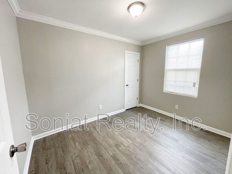 Beautiful 3 Bedroom 2 Bath Apartment property image