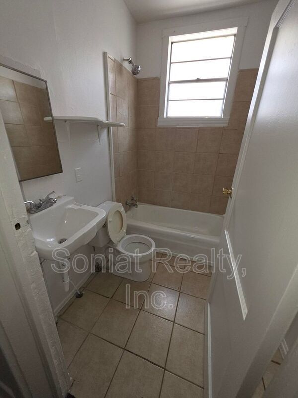 2 bedroom 1 bath shotgun mid city double property image
