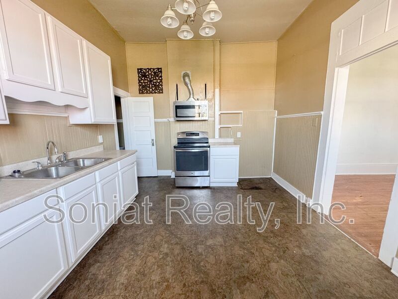 Spacious 1 Bedroom Apartment Mid City property image