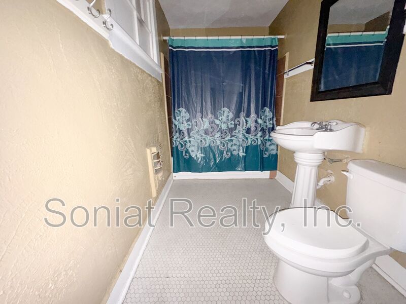 Spacious 1 Bedroom Apartment Mid City property image