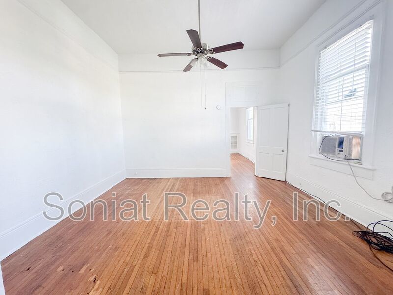 Spacious 1 Bedroom Apartment Mid City property image