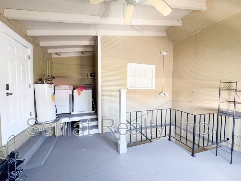Spacious 1 Bedroom Apartment Mid City property image