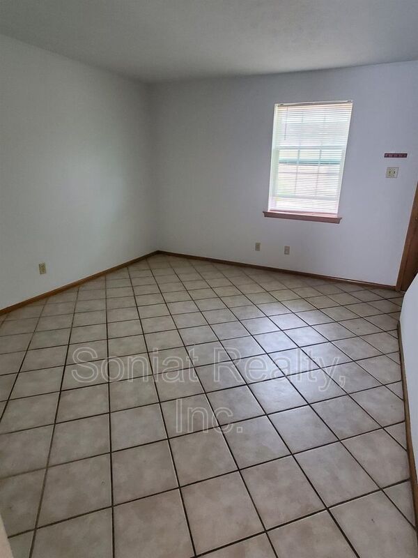 Charming 2-bedroom townhome- Housing Choice Voucher Accepted property image