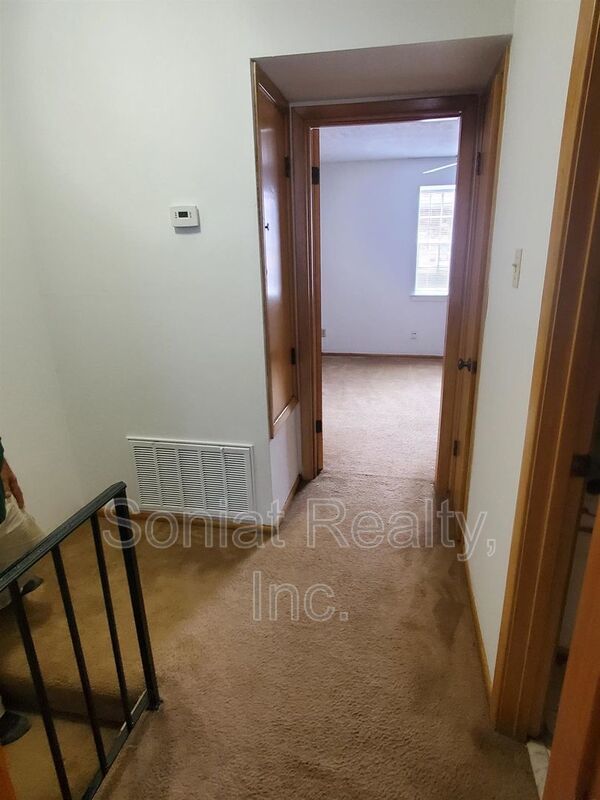 Charming 2-bedroom townhome- Housing Choice Voucher Accepted property image
