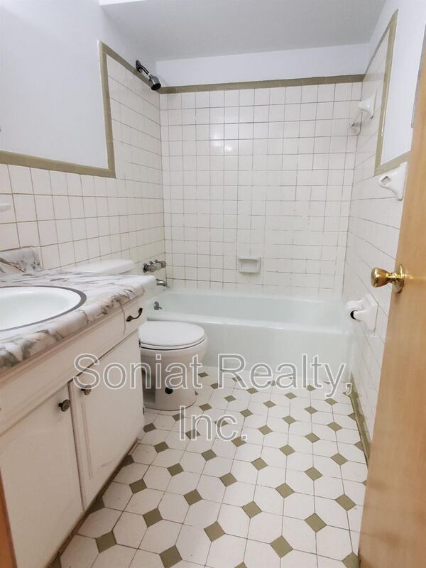 Charming 2-bedroom townhome- Housing Choice Voucher Accepted property image