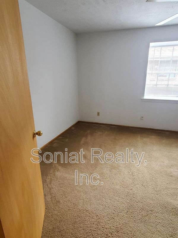 Charming 2-bedroom townhome- Housing Choice Voucher Accepted property image
