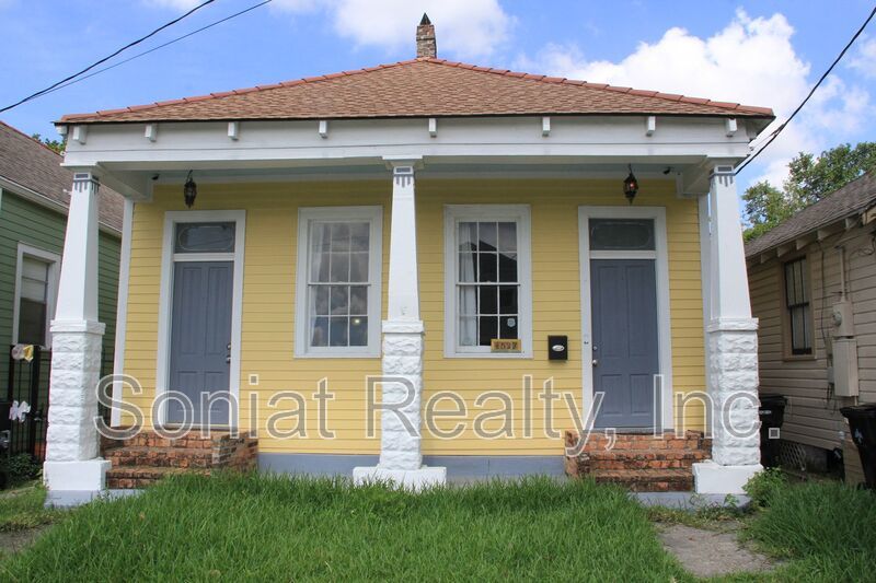 Spacious 3BR Home with Historic Character in Algiers Point property image